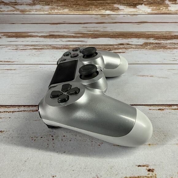 Sony DualShock PlayStation 4 Silver Controller CUH-zCT2U For Parts Needs Battery - Picture 6 of 6